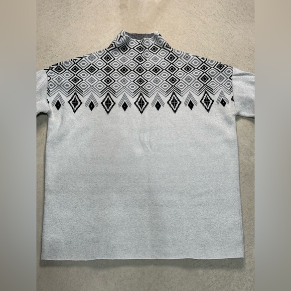 Tahari Women's White Gray Black Cowl Neck Long Sleeve Sweater S Small CT - Picture 2 of 4